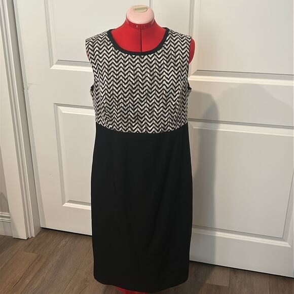 Kasper Business Office Career Chevron Print Black Dress w/ Matching Coat Size 12 - Picture 6 of 7